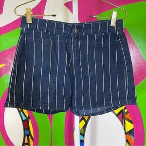 Union Bay, Stripes High Rise Shorty Shorts. Size 5. In excellent condition!